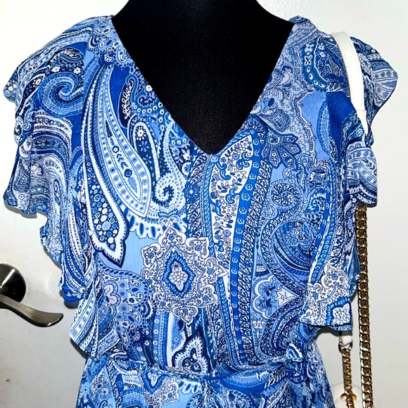 Tommy Hilfiger NWT fit and Flair floral and ruffle blue and white dress size 8 - Picture 5 of 7